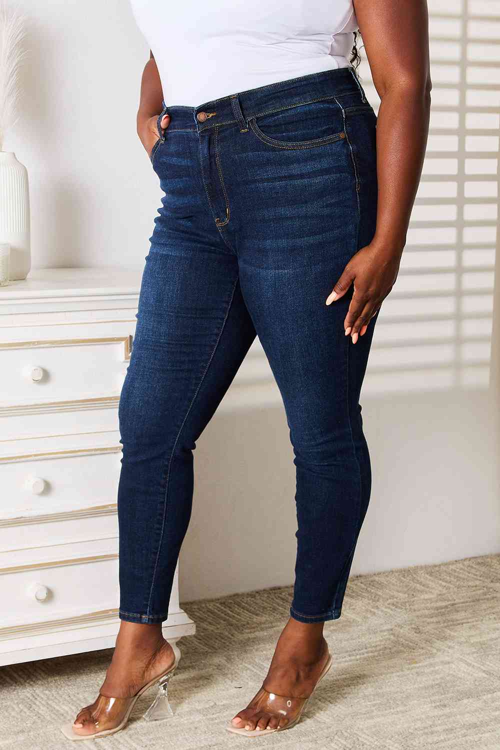 Left side view of Judy Blue Full Size Skinny Jeans with Pockets